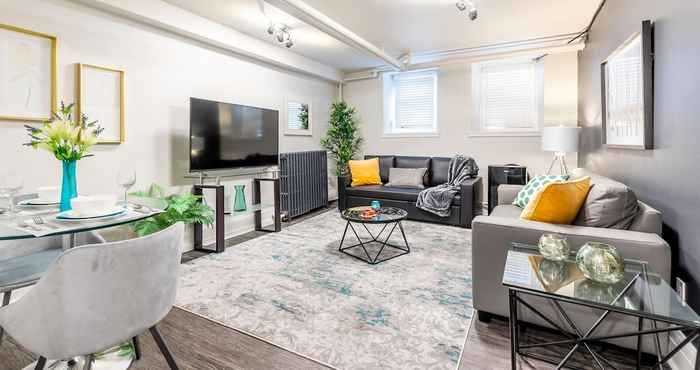 Others 2BR Apt w Netflix- In the Heart of DT Hamilton