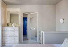 Others 6 Absolute Perdika Aegina