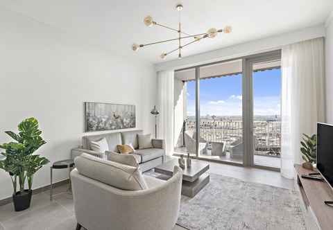 Others WelHome - Stylish Condo With Cityscape View in Creek Harbour