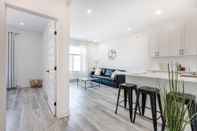 Others M11 Upscale Spacious 1BR w Kingbed AC in Heart of Plateau Mile-end
