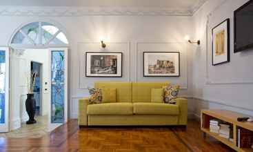 Lain-lain 4 Stylish Apartment in the Center of Naples