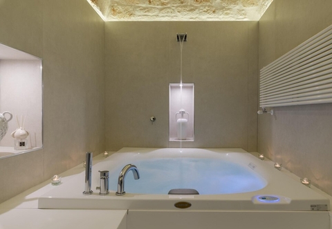 Others Pregiata Suite 25 con Jacuzzi by Wonderful Italy