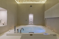 Others Pregiata Suite 25 con Jacuzzi by Wonderful Italy