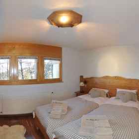 Room 1 Les Petits Mélèzes, Mollens (VS) Hotels