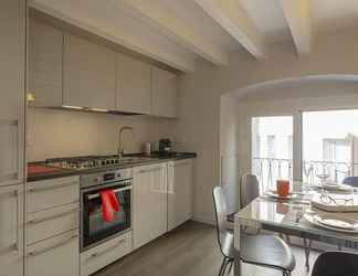 Others 2 Boutique Apartment in Via Roma by Wonderful Italy