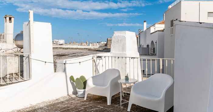 Others Little White Home in Ostuni