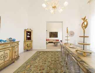 อื่นๆ 2 Luxury Gattopardo Apartment by Lago Design