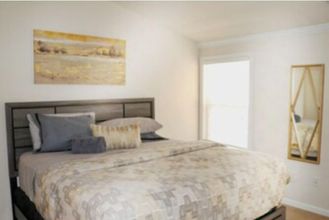 기타 4 Ravishing Downtown Home