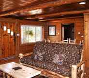 Others 5 Rocky Mountain Retreat 2 Three Bedroom Cabin With Beautiful Views and Personal Hot Tub. 3 Cabin