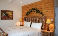 อื่นๆ 2 Rocky Mountain Retreat 2 Three Bedroom Cabin With Beautiful Views and Personal Hot Tub. 3 Cabin