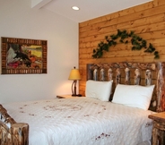 อื่นๆ 2 Rocky Mountain Retreat 2 Three Bedroom Cabin With Beautiful Views and Personal Hot Tub. 3 Cabin