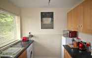 Others 5 Boswell-large Balcony Apartment-town & Racecourse