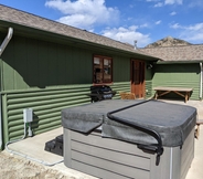 Lain-lain 3 Rocky Mountain Retreat 1B - 1 Bedroom Attached Cabin With Personal hot tub 1 Cabin