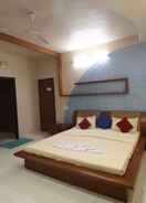 Room Elis Hospitality Service Parth Bungalow