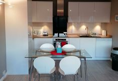 อื่นๆ 5 Beautiful and Modern Apartment in North London