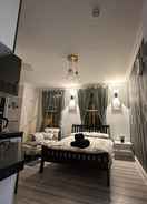 Primary image Fabulous Apartment to Acton Town