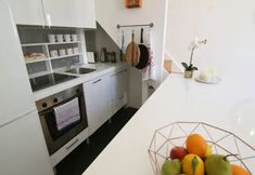 Others 5 Stylish, Unique Loft. Superb Location On Queen St