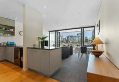 Others 2 Lovely View Apartment - Free Parking, Pool And Gym