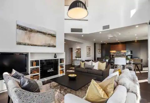 Others Penthouse Sophistication On Queen Street