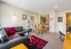 Others 4 Enormous CBD 1BR Unit w/ Parking by Zodiak Stays