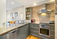 Others 5 Enormous CBD 1BR Unit w/ Parking by Zodiak Stays