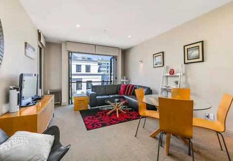 Others Enormous CBD 1BR Unit w/ Parking by Zodiak Stays