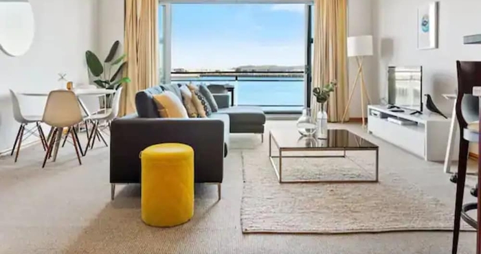 Lainnya Relaxing Sea Wharf View Apartment