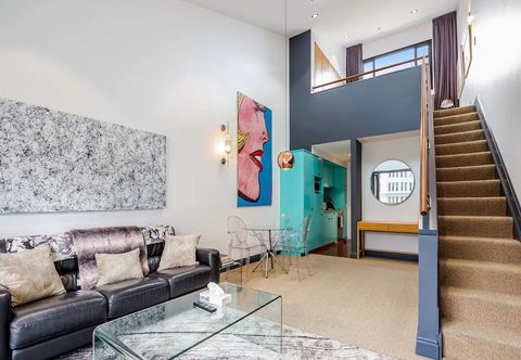 Others One-bedroom loft in Viaduct by Zodiak Stays
