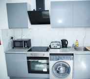 Lainnya 3 Stunning 1-bed Apartment in Harrow With Parking