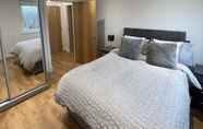 Others 3 Spacious 2-bed Apartment in Whyteleafe