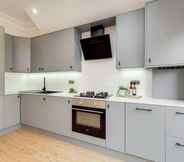 Lainnya 4 Brand New Luxury 2-bed Apartment in London