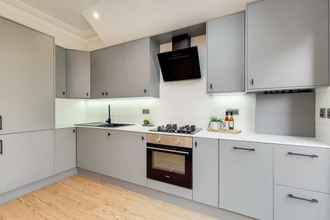 Lainnya 4 Brand New Luxury 2-bed Apartment in London