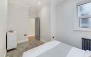 Others 2 Brand New Luxury 2-bed Apartment in London