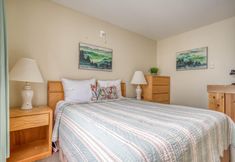 Others 5 Water's Edge #407