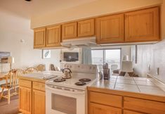 Others 7 Water's Edge #407