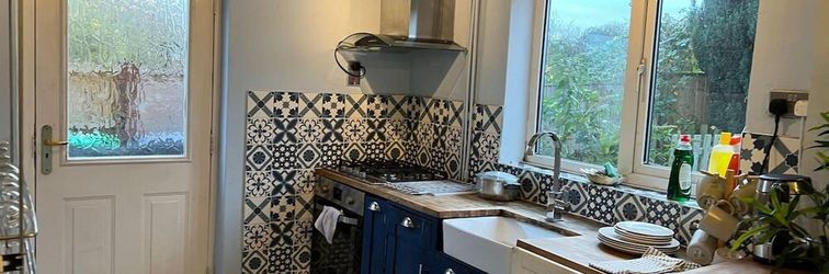 Lain-lain Cosy 2-bed House in Hucknall, Nottingham