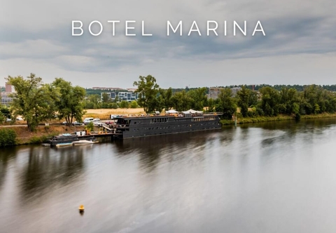 อื่นๆ Botel Marina