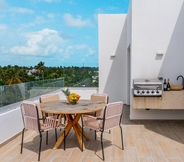 Others 6 Stylish and Spacious Penthouse With Bbq and Picuzi