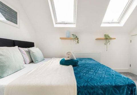 Others Modern Apartment, Castle View Rochester, England