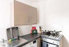 Others 2 Inviting 3-bedroom Home in Liverpool With Parking