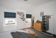 Others 4 5 Thomas Street