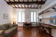 Lainnya Campo de Fiori Lovely Apartment