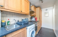 Others 7 Crawley Pet Friendly 1-Bedroom Apartment