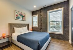 Others 2 Long Term Rental: 3BR/2BA River West Condo by AllSet Turnover