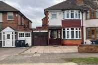 Others Impeccable 3-bed House in Birmingham