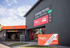 기타 2 Nightcap at Empire Hotel