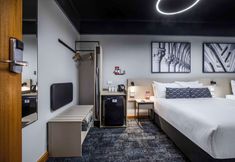 기타 5 Nightcap at Empire Hotel