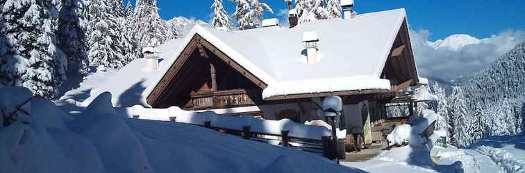 Lainnya Rustic Alm in Neustift im Stubai With Whirlpool and Sauna