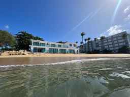 Corcega Beachfront Suites, Rp 3.873.181