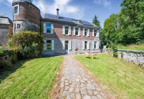 Others Castle in Ferrières With a Garden, Terrace and Pond